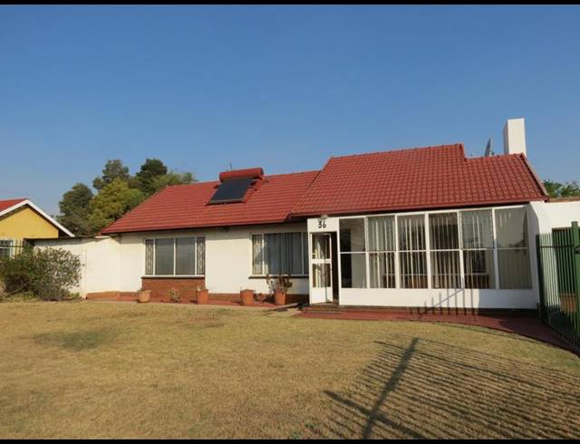 4 BEDROOM HOUSE FOR SALE IN GERMISTON CENTRAL